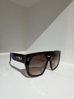Fendi Logo Sunglasses
